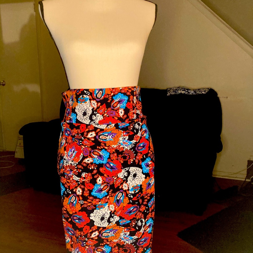 LULAROE CASUAL SKIRT